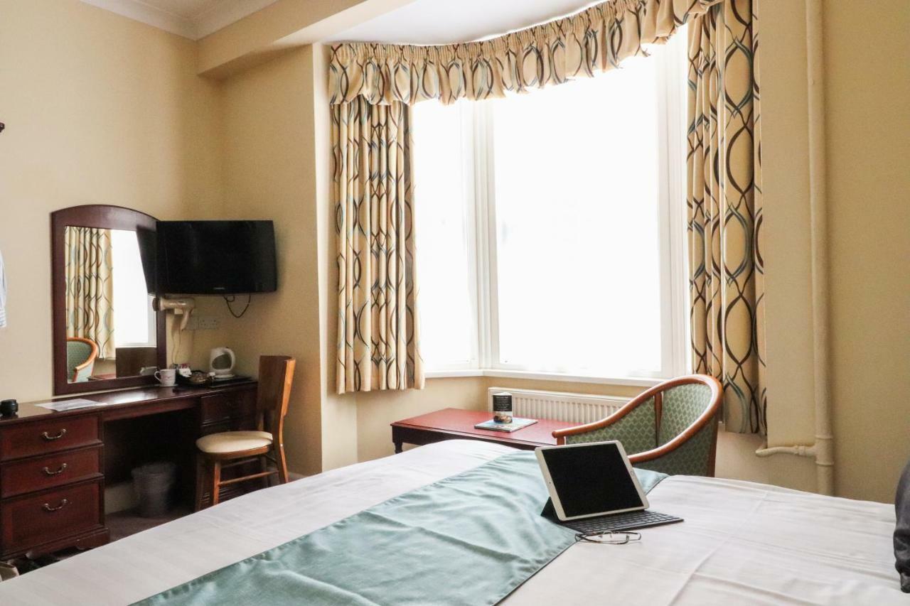 Marsham Court Hotel บอร์นมัธ ภายนอก รูปภาพ